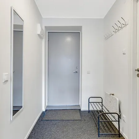 8 - Bright 2br Apartment, Near Centre, Airport Access Apartment Tallinn