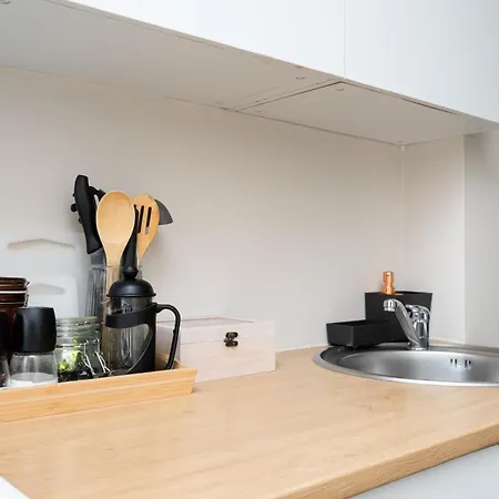 8 - Bright 2br Apartment, Near Centre, Airport Access Apartment Tallinn