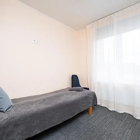 8 - Bright 2br Apartment, Near Centre, Airport Access *