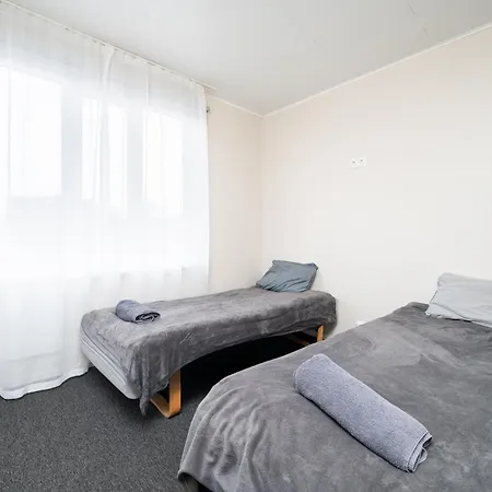 Apartment 8 - Bright 2br Apartment, Near Centre, Airport Access *