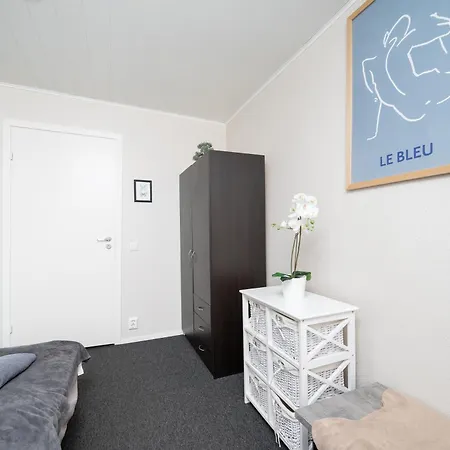 Apartment 8 - Bright 2br Apartment, Near Centre, Airport Access
