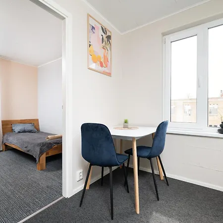 Apartment 8 - Bright 2br Apartment, Near Centre, Airport Access