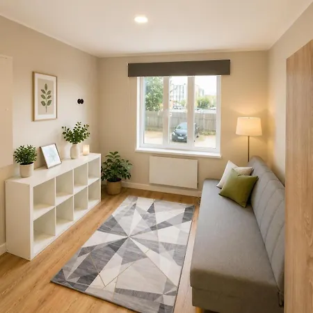 Apartment 8 - Bright 2br Apartment, Near Centre, Airport Access
