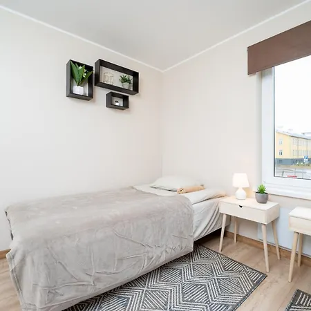 8 - Bright 2br Apartment, Near Centre, Airport Access * Tallinn