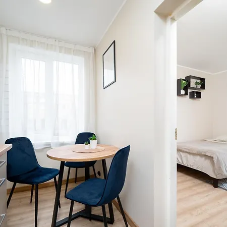 8 - Bright 2br Apartment, Near Centre, Airport Access Apartment Tallinn