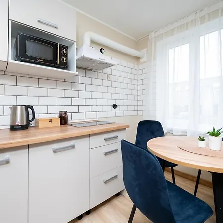 8 - Bright 2br Apartment, Near Centre, Airport Access Tallin