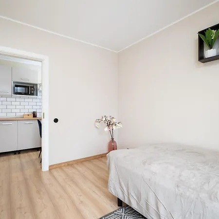Apartment 8 - Bright 2br Apartment, Near Centre, Airport Access