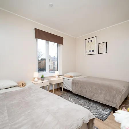 Apartment 8 - Bright 2br Apartment, Near Centre, Airport Access *