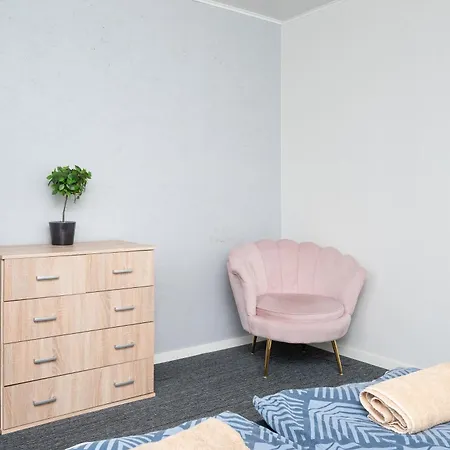 Apartment 8 - Bright 2br Apartment, Near Centre, Airport Access