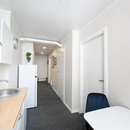 8 - Bright 2br Apartment, Near Centre, Airport Access *