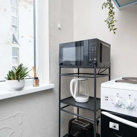 8 - Bright 2br Apartment, Near Centre, Airport Access Tallinn