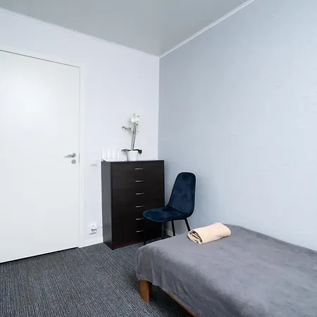 8 - Bright 2br Apartment, Near Centre, Airport Access Apartment Tallinn