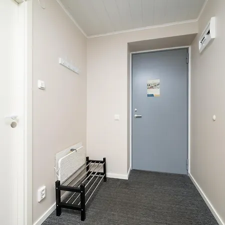 8 - Bright 2br Apartment, Near Centre, Airport Access Apartment *