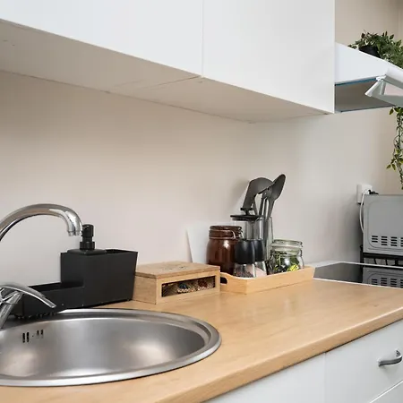 8 - Bright 2br Apartment, Near Centre, Airport Access Tallinn