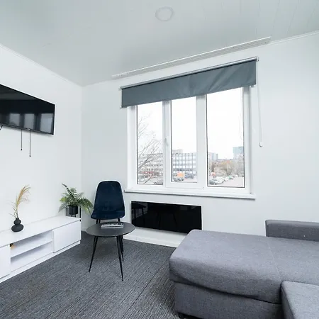 Apartment 8 - Bright 2br Apartment, Near Centre, Airport Access *