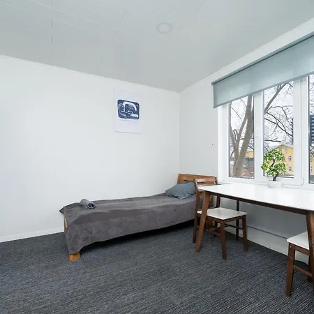 8 - Bright 2br Apartment, Near Centre, Airport Access Tallin