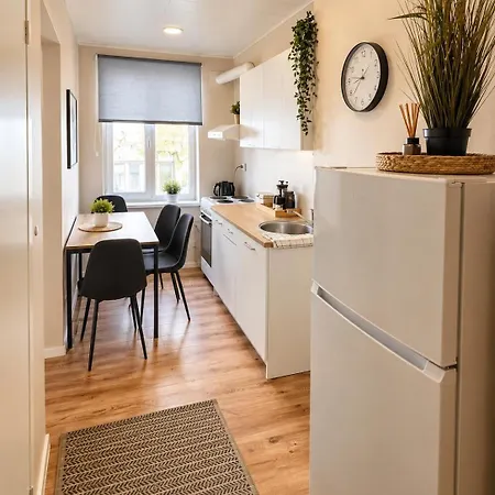 8 - Bright 2br Apartment, Near Centre, Airport Access * Tallinn